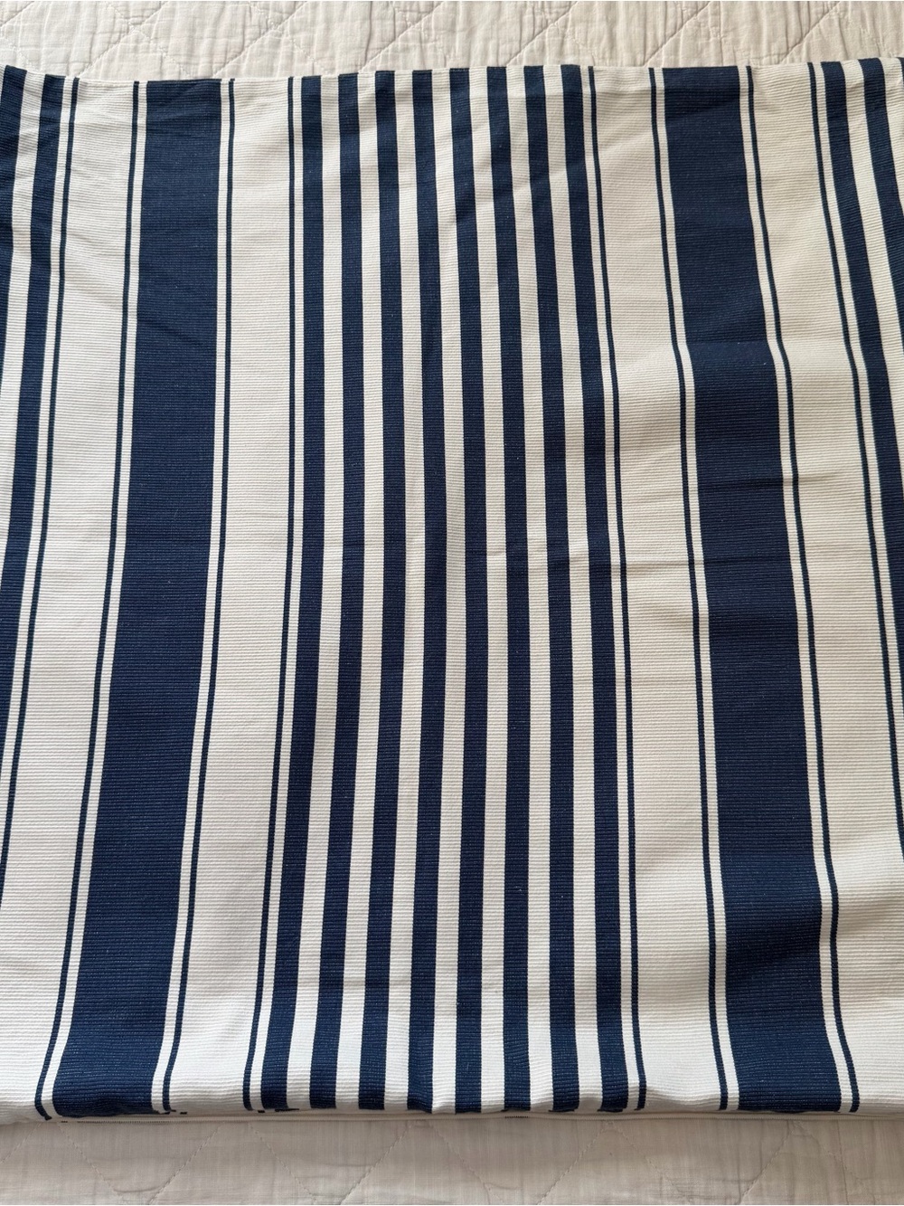 Pottery Barn Blue Off-White Stripe Pillow Cover 24x24 Cotton Coastal NWOT - Picture 4 of 8
